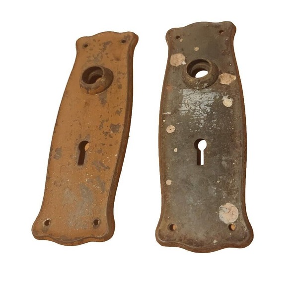 Set Of 2 Antique Victorian Brass Door Knob Backplates Keyhole Cast - Picture 6 of 7